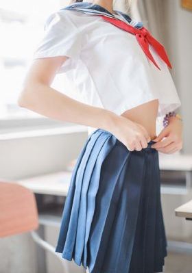 大胸裸体比基尼爆乳美女_国语迅雷下载