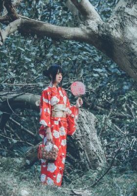 美女露出了撒尿的位置_BD英语高清在线观看